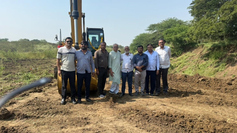 અંકલેશ્વર જીઆઈડીસીના તળાવ કિનારે કૈલાસધામ બનાવવા જમીત સમતળ  બનાવવાનું કામ શરુ કરાયું 